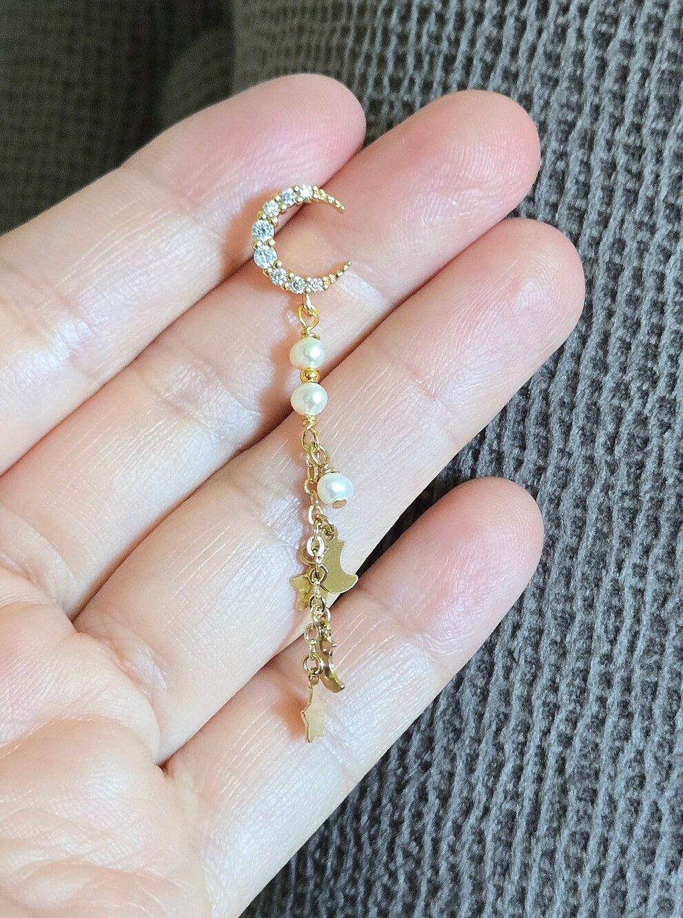 La Meno Moon🌙 and Star⭐ Dangle Earrings - Picture 7 of 14